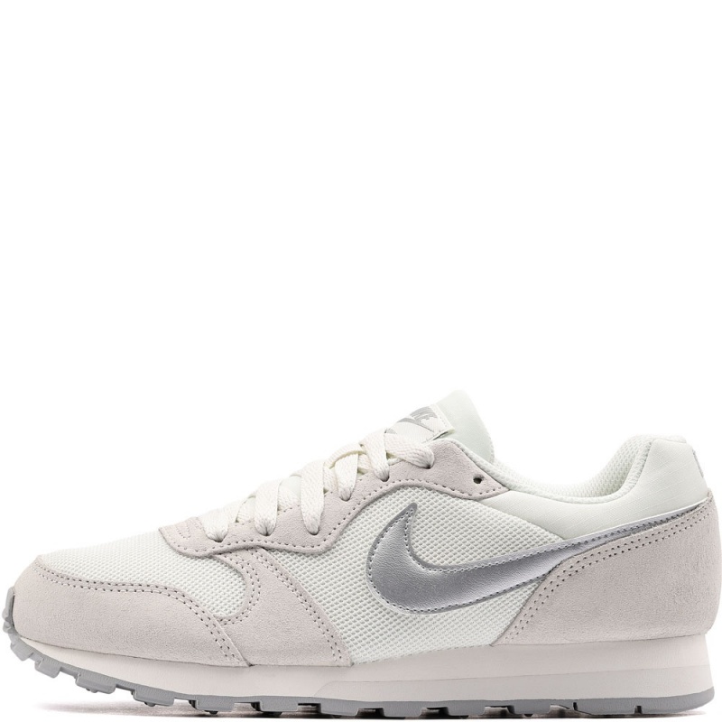 Nike MD Runner 2 Adidași damă 749869-108